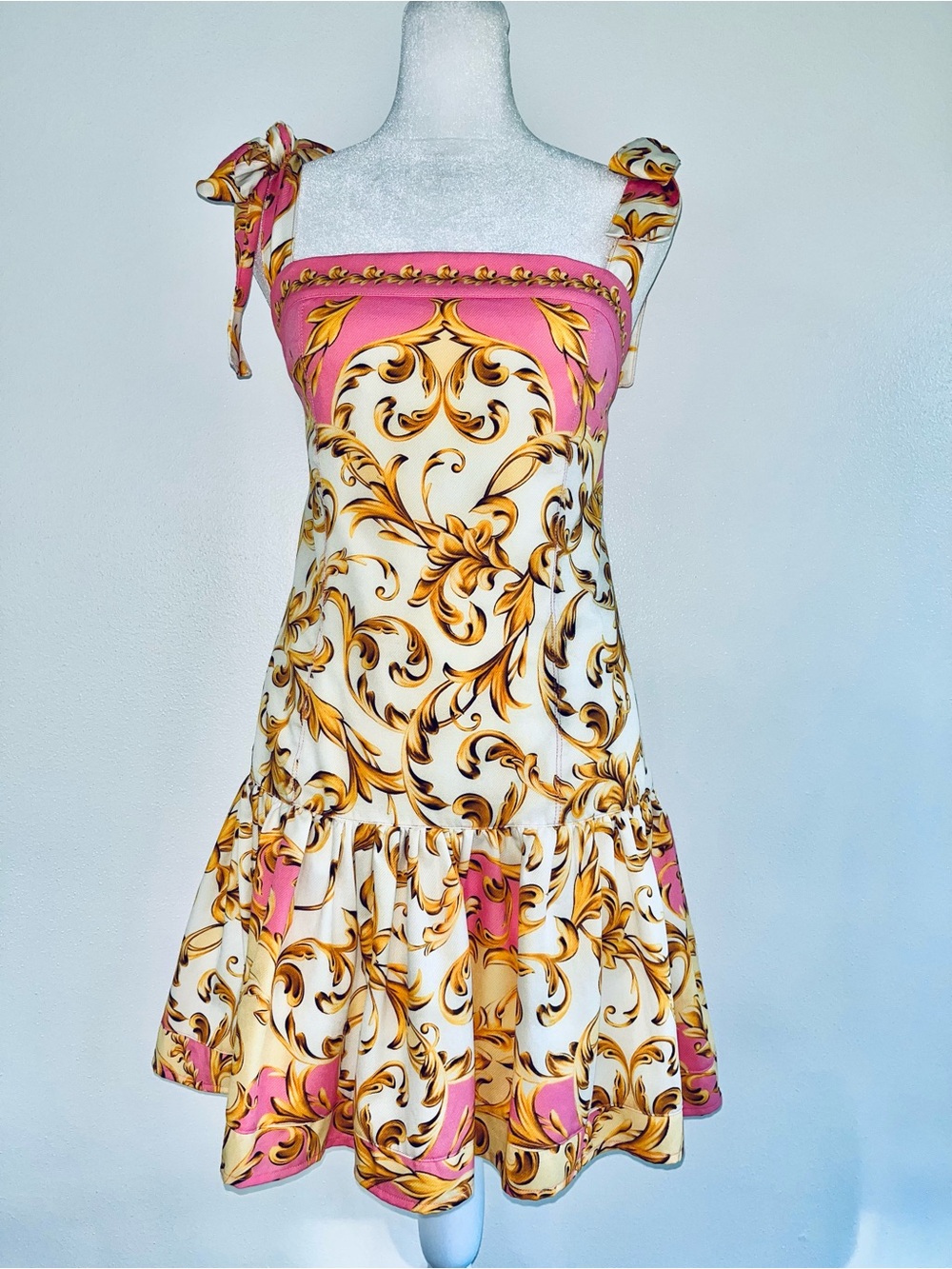 The Agua Bendita x REVOLVE Joaquina Dress in Pink Brocade EUC Pink/Gold/Cream LG